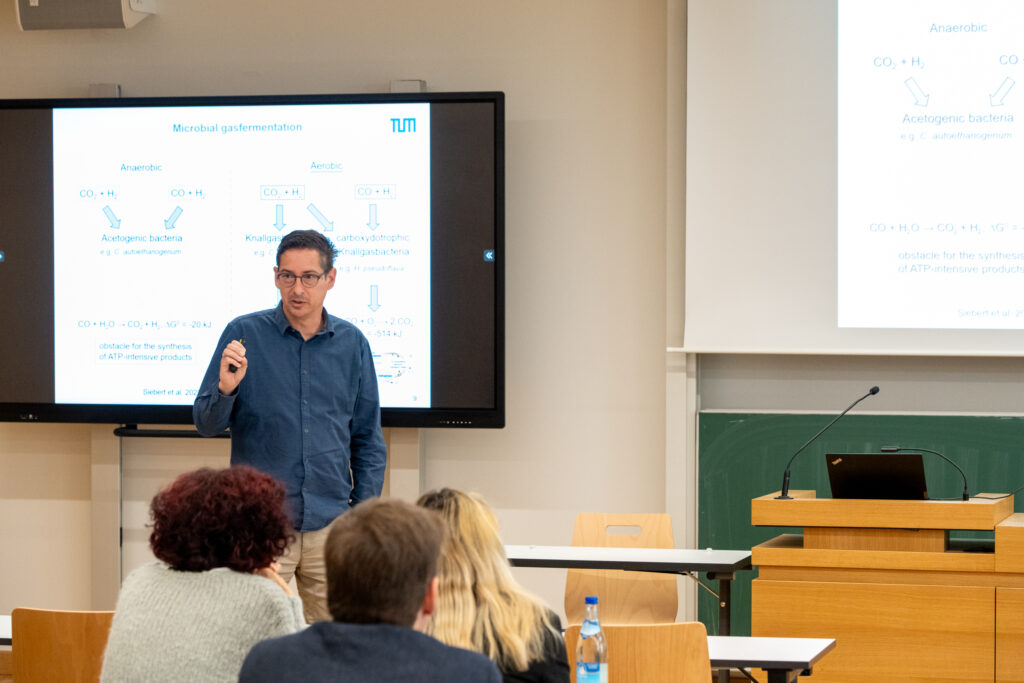 ECOMO Symposium_11June2024_Speaker Blombach_Introductory slides